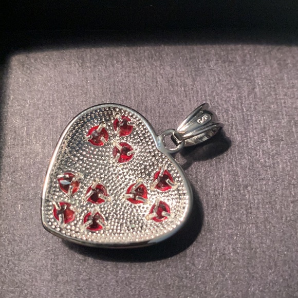 Sterling silver and ruby gemstone heart pendant - Picture 4 of 6